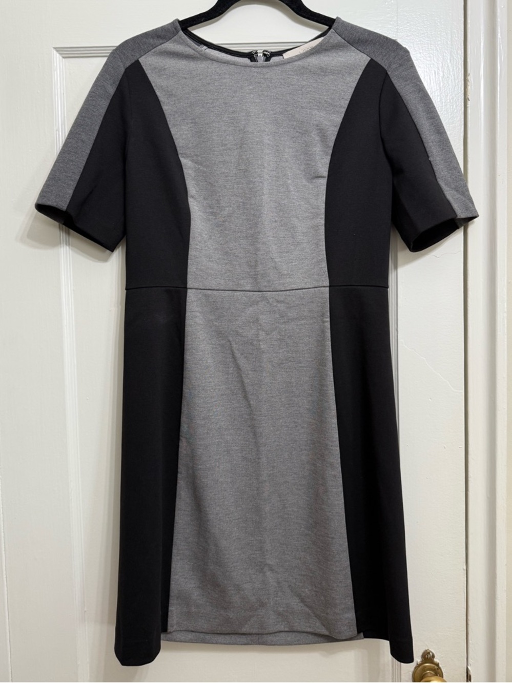 LOFT Gray and Black Colorblock Shift Dress - Women’s 6